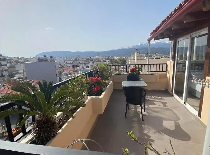 Candia Ξενοδοχείο *